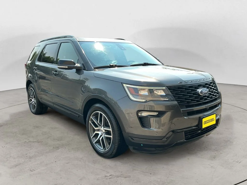 Used 2018 Gray Ford Sport image 3