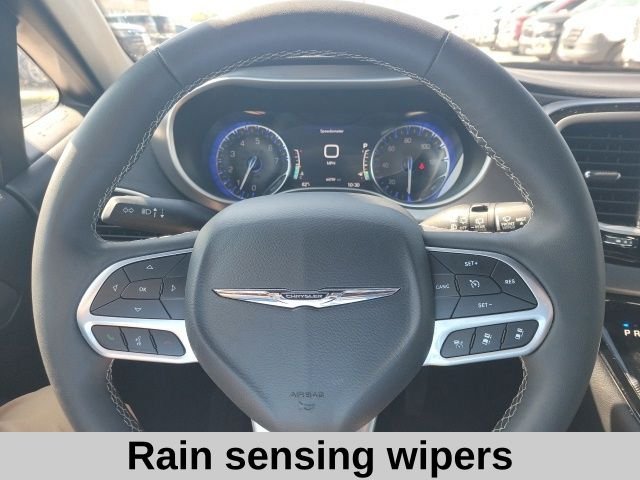Used 2025 Bright White Clearcoat Chrysler Select image 15