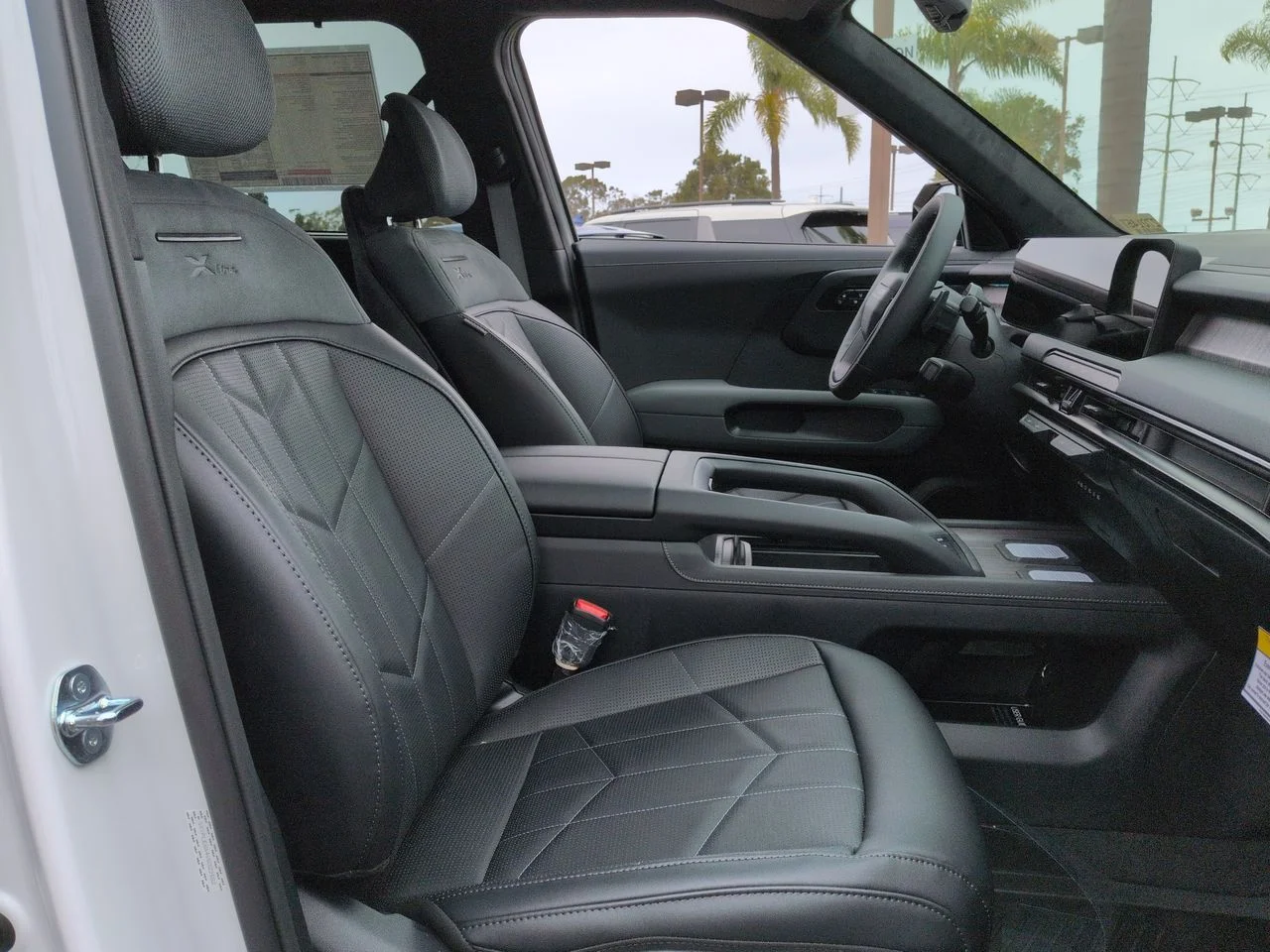 New 2027 Glacial White Pearl Kia X-LINE SX PRESTIGE image 29