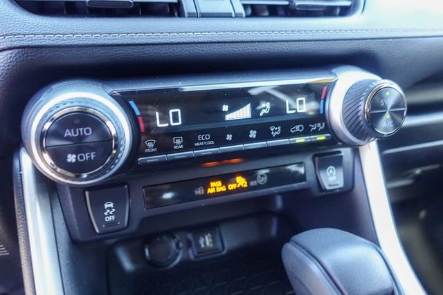2024 Toyota RAV4 XLE - Photo 24