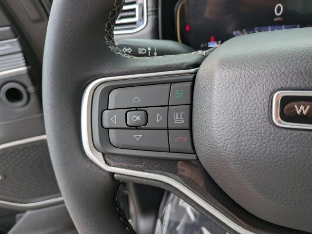 Used 2023 Gray Jeep Base image 30