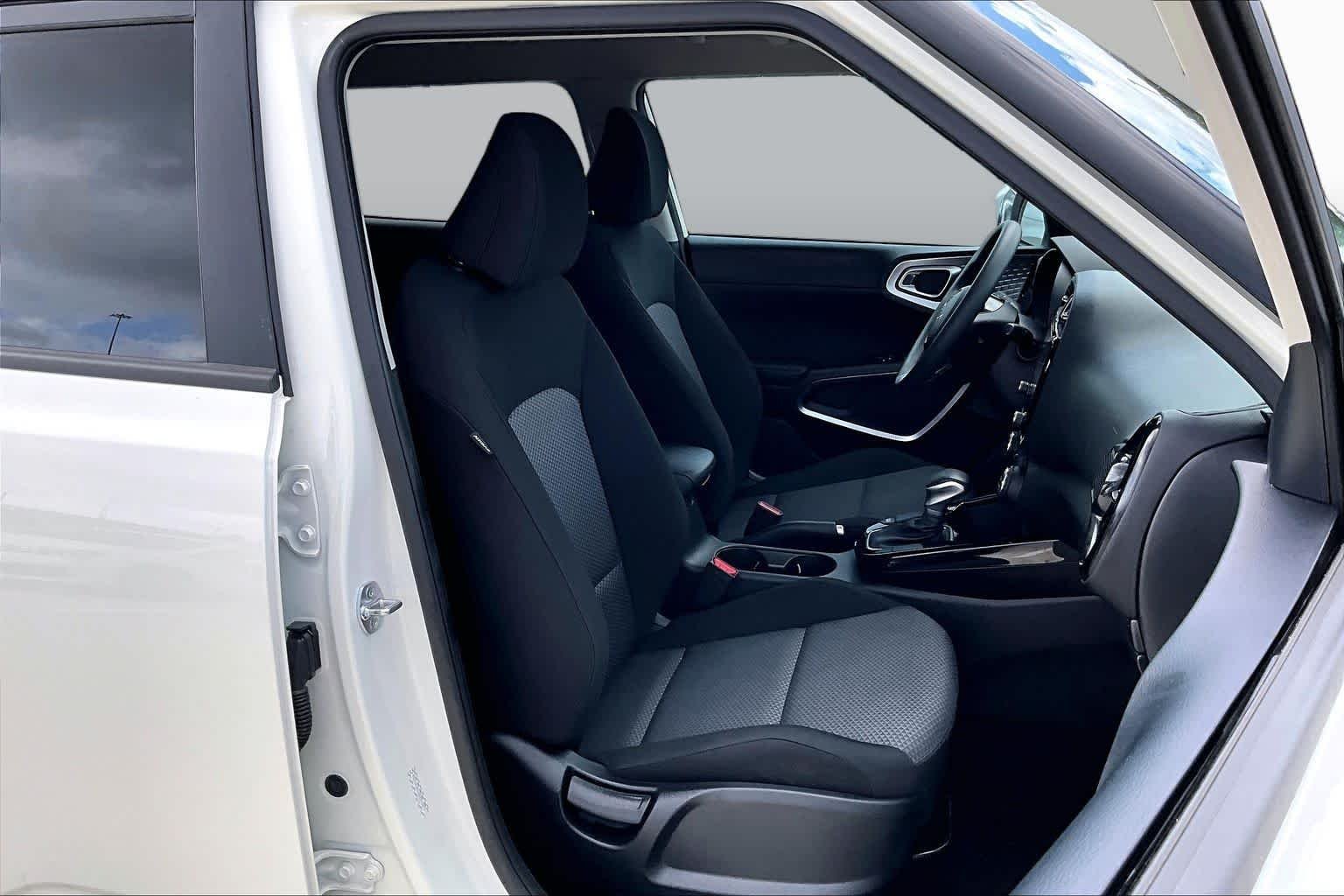 Used 2025 Clear White/Black Roof Kia S image 8