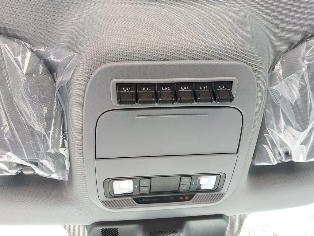 New 2025 Oxford White Ford XL image 13