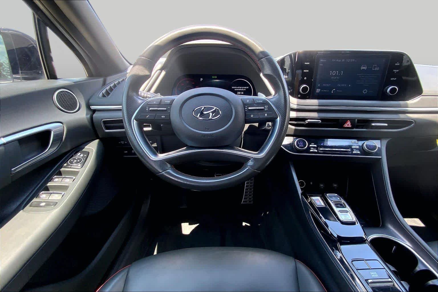 Used 2020 Shimmering Silver Pearl Hyundai SEL Plus image 5