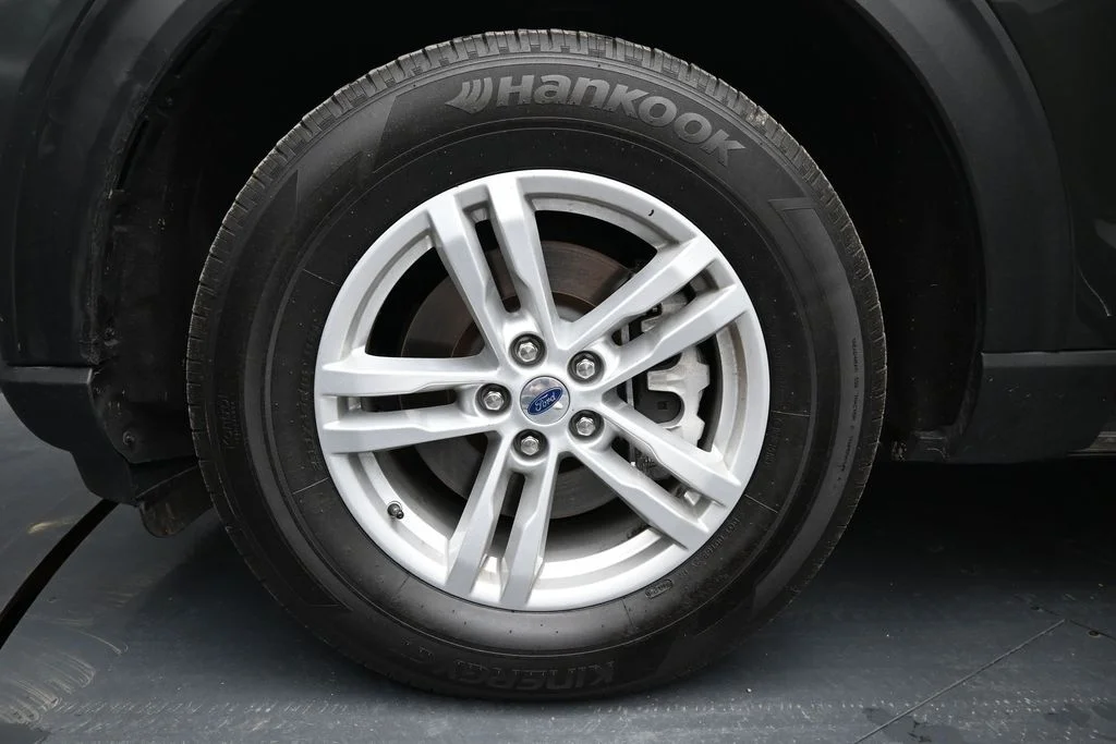 Used 2024 Green Ford XLT image 3