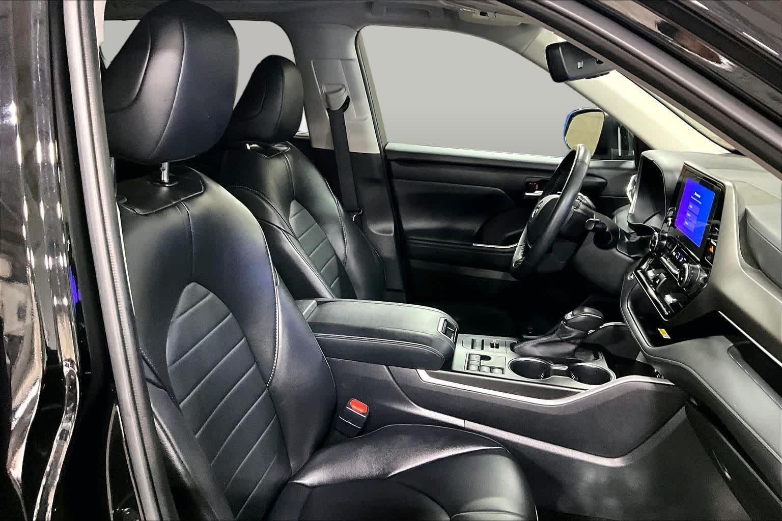 Used 2023 Midnight Black Metallic Toyota XLE image 9