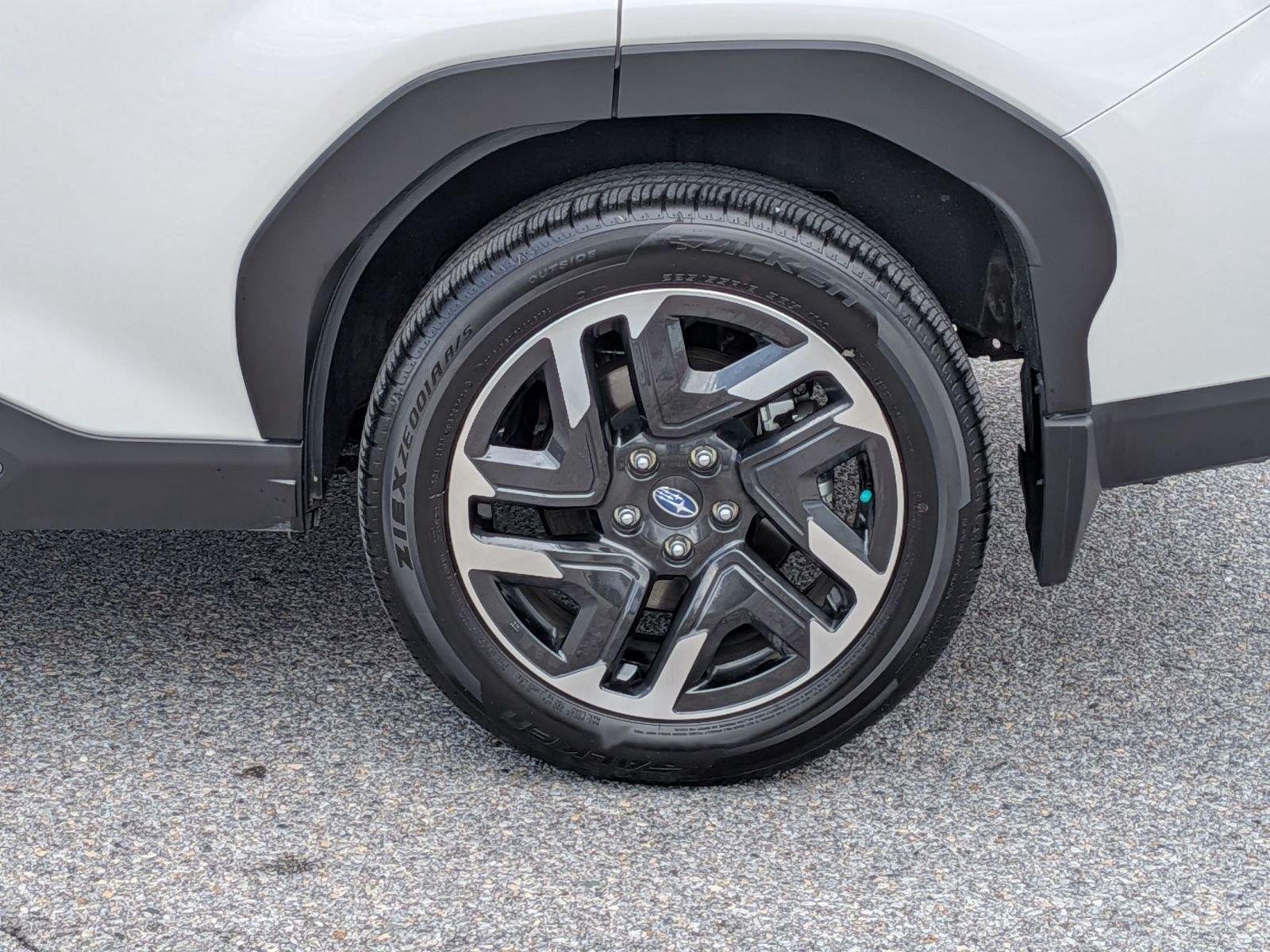 Used 2025 Crystal White Pearl Subaru Limited Hybrid image 9