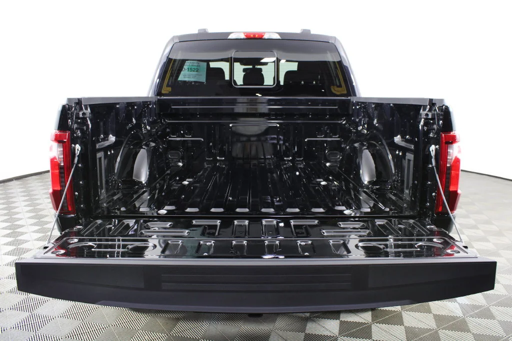 New 2026 Agate Black Metallic Ford XLT image 7