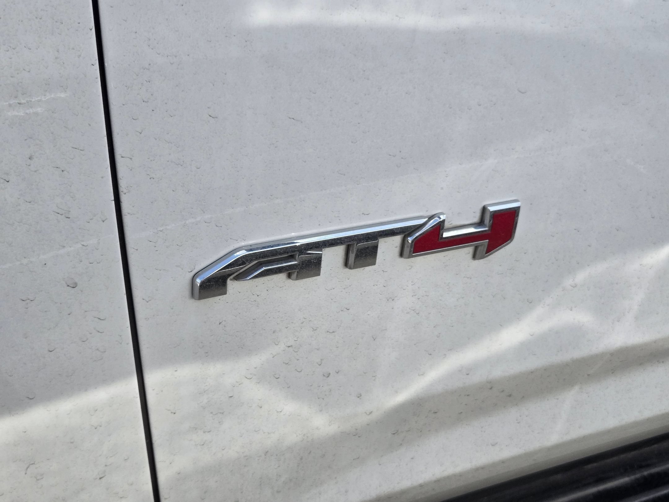 2024 GMC Yukon AT4 - Photo 7