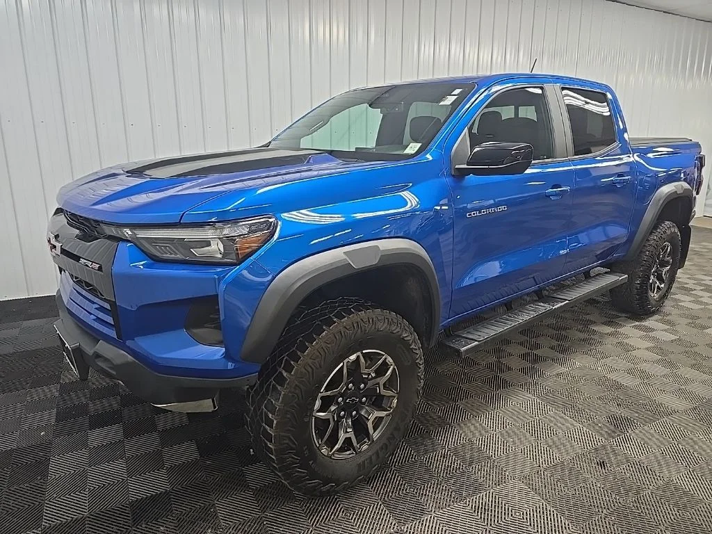 Used 2024 Blue Chevrolet ZR2 image 9