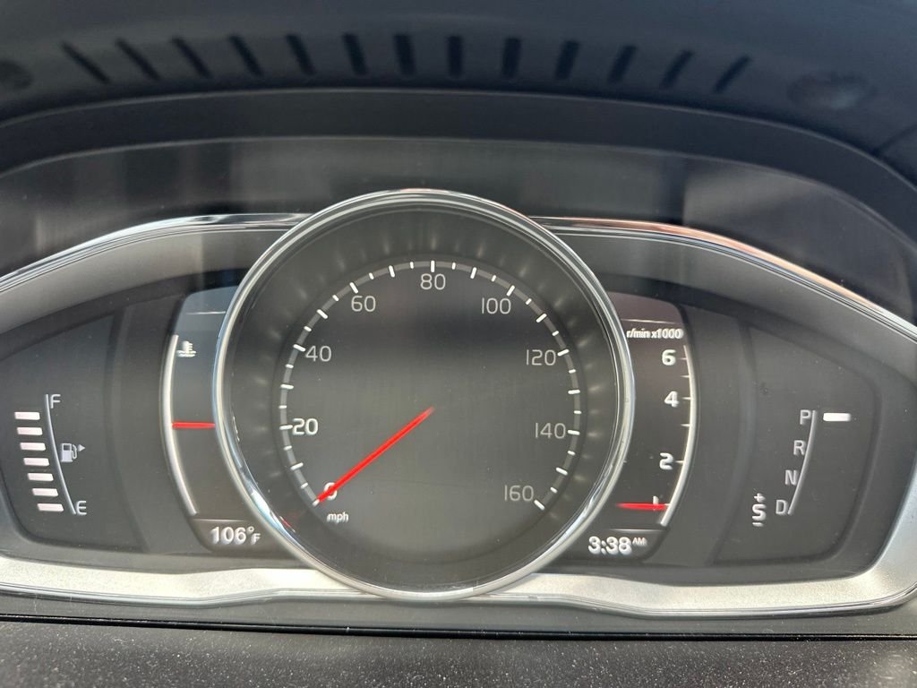 Used 2017 Black Volvo T6 Dynamic image 24