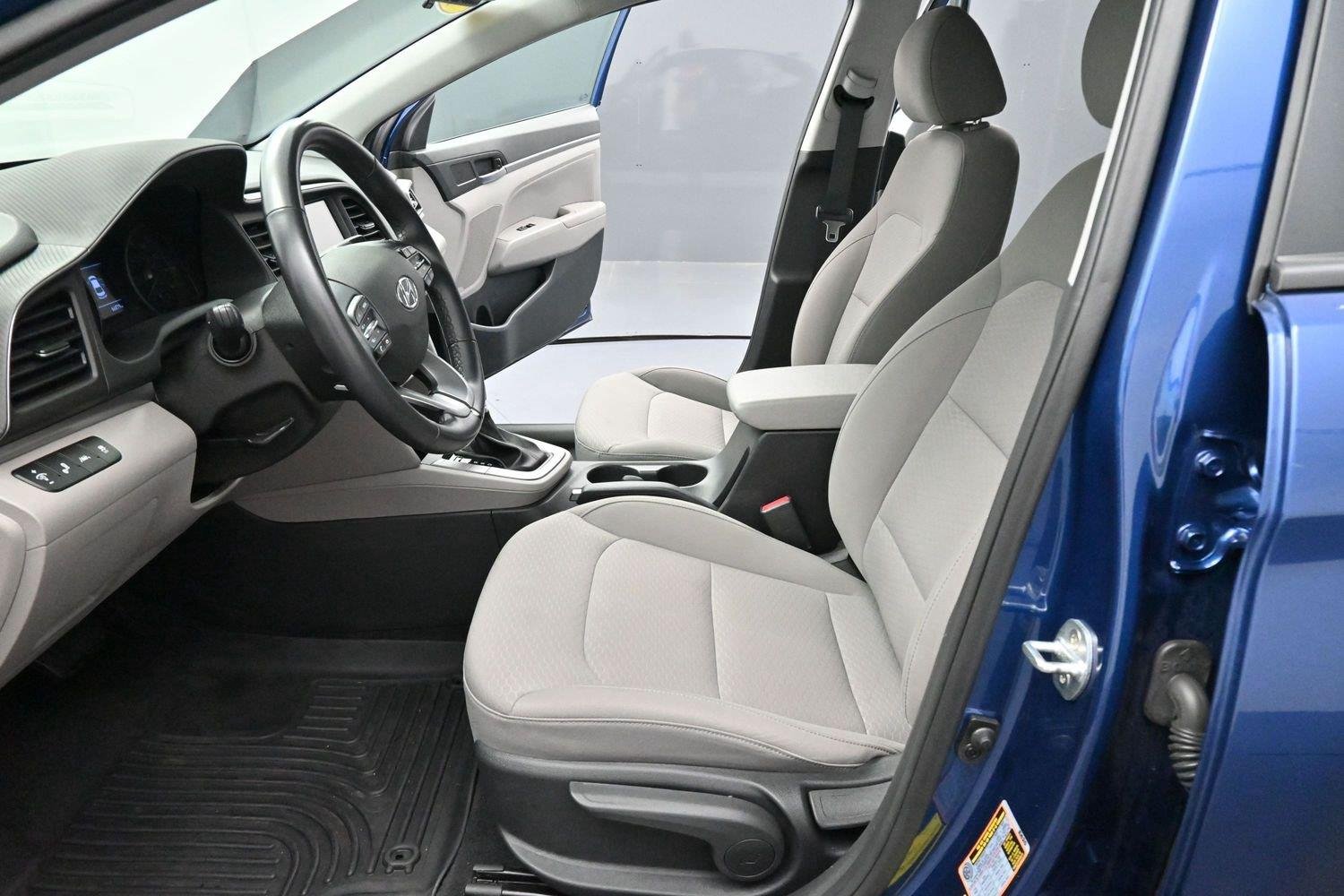 Used 2020 Lakeside Blue Hyundai Value Edition image 12