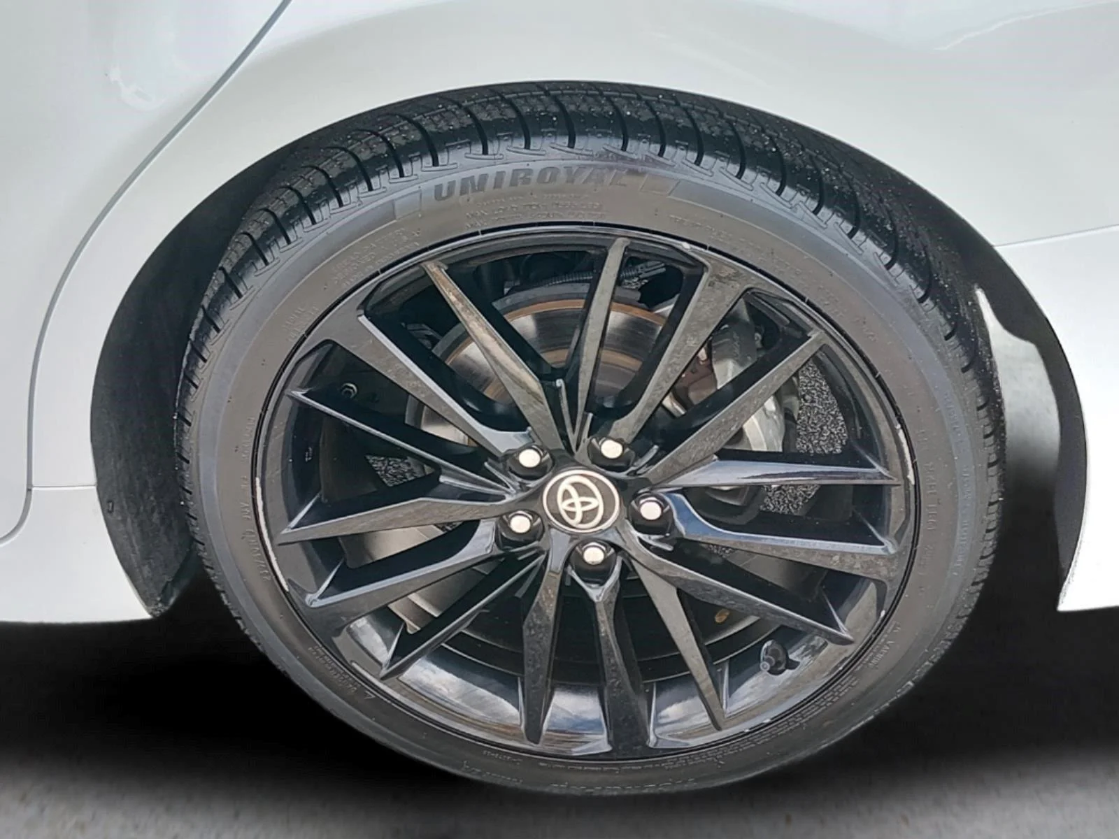 Used 2021 Wind Chill Pearl Toyota XSE image 12