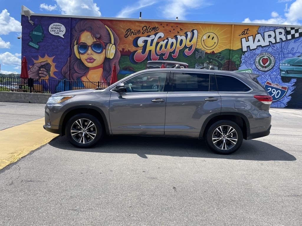 Used 2018 Gray Toyota LE image 2
