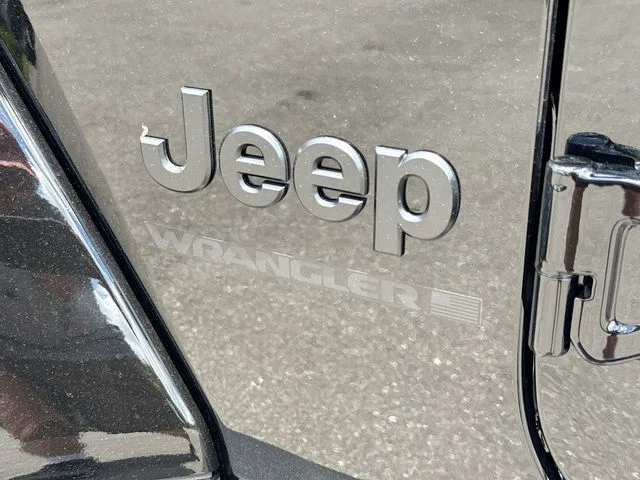New 2026 Black Clear-Coat Exterior Paint Jeep Sahara image 18