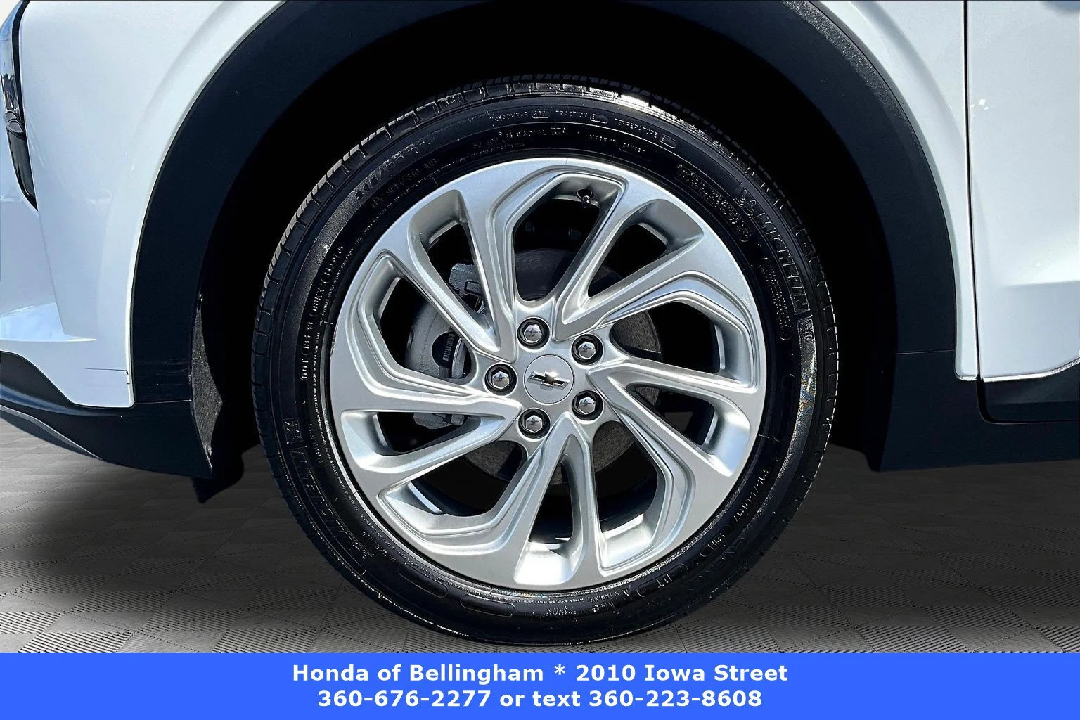 Used 2023 Summit White Chevrolet LT image 27