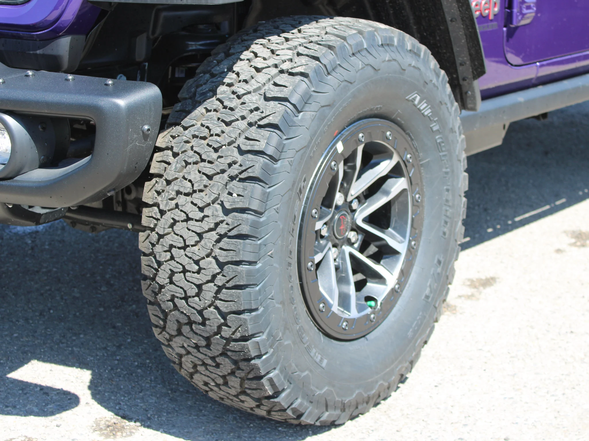 New 2026 reign Jeep Rubicon X* image 2