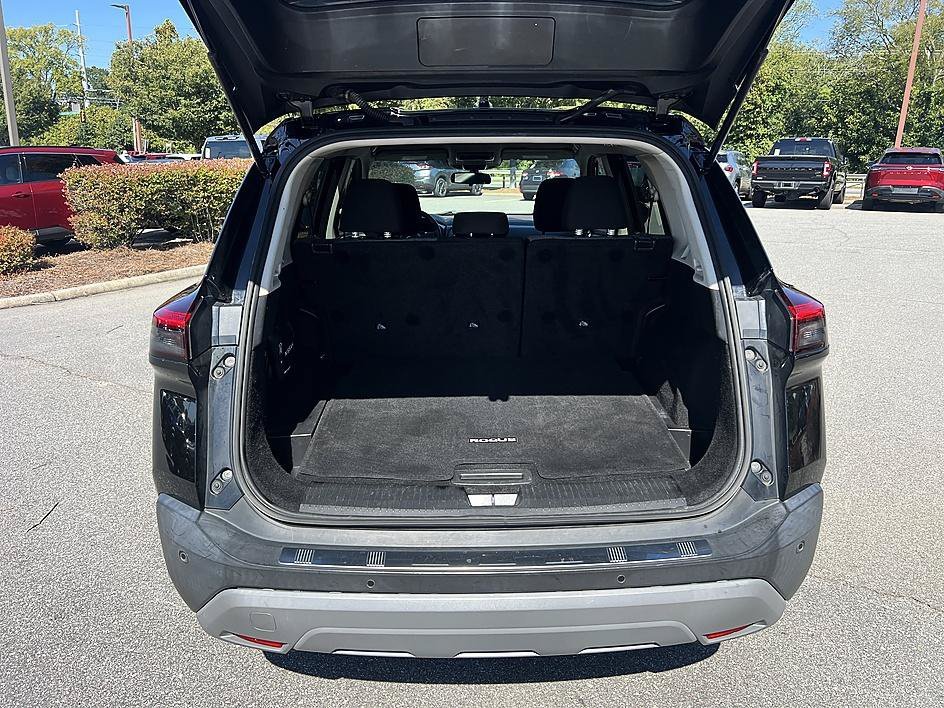 Used 2022 Super Black Nissan SV image 15