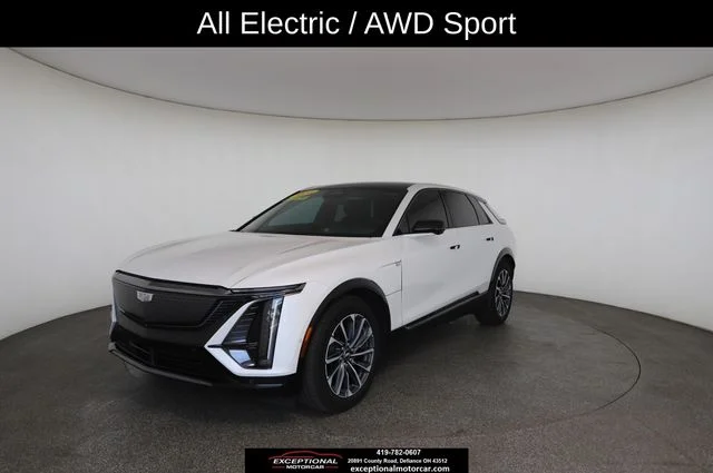 Used 2024 White Cadillac Sport image 2
