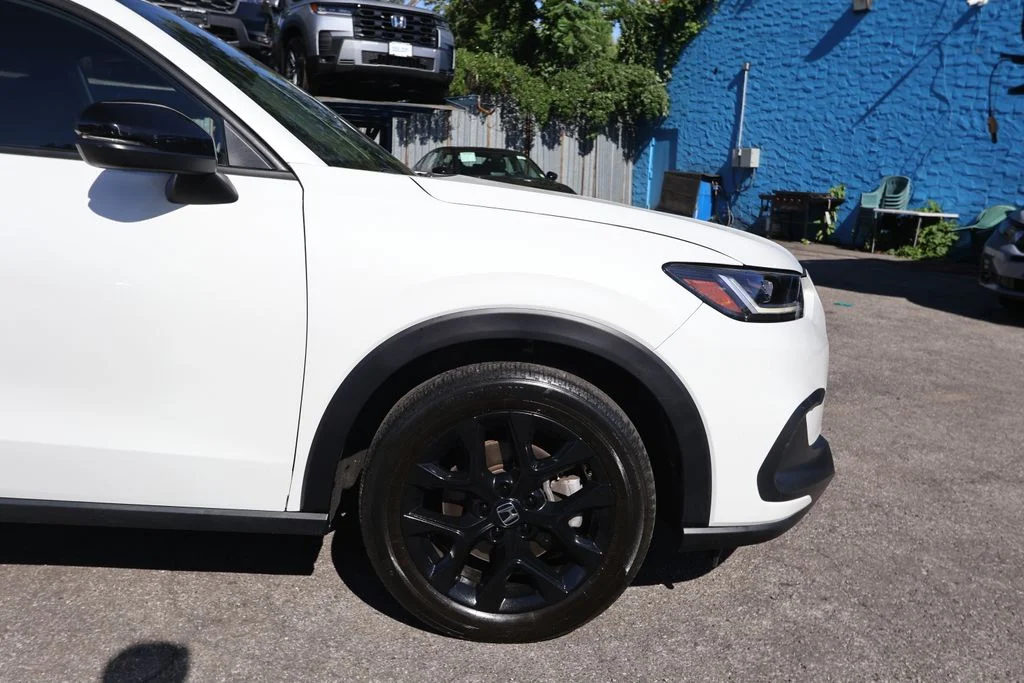 Used 2023 Platinum White Pearl Honda Sport image 10