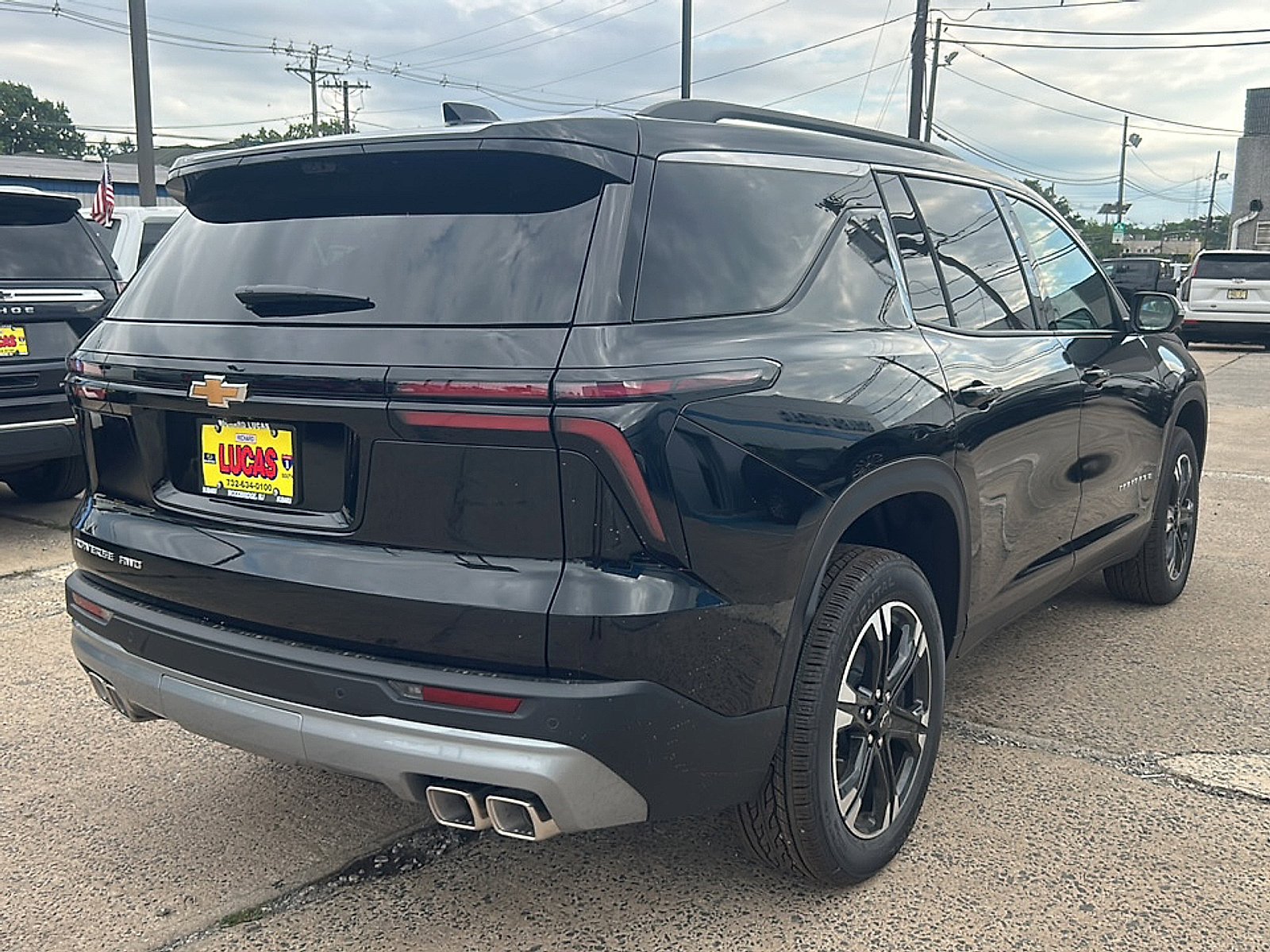 2027 Chevrolet Traverse LT - Photo 7