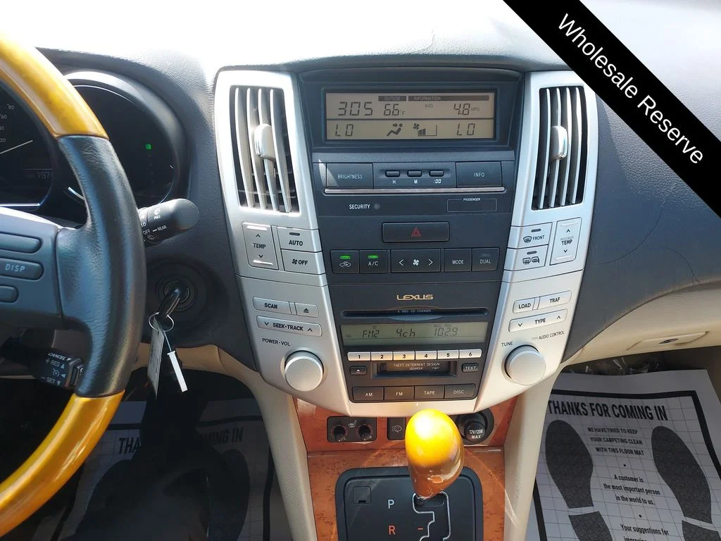 Used 2006 Gold Lexus 400h image 16