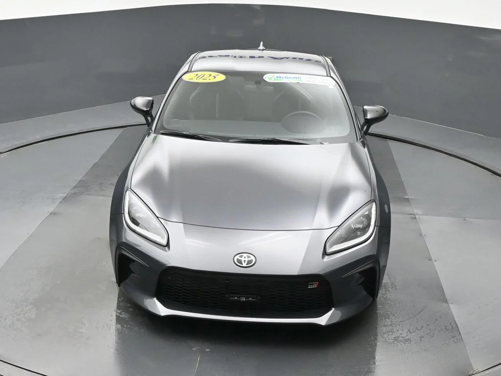 Used 2025  Toyota Premium image 24