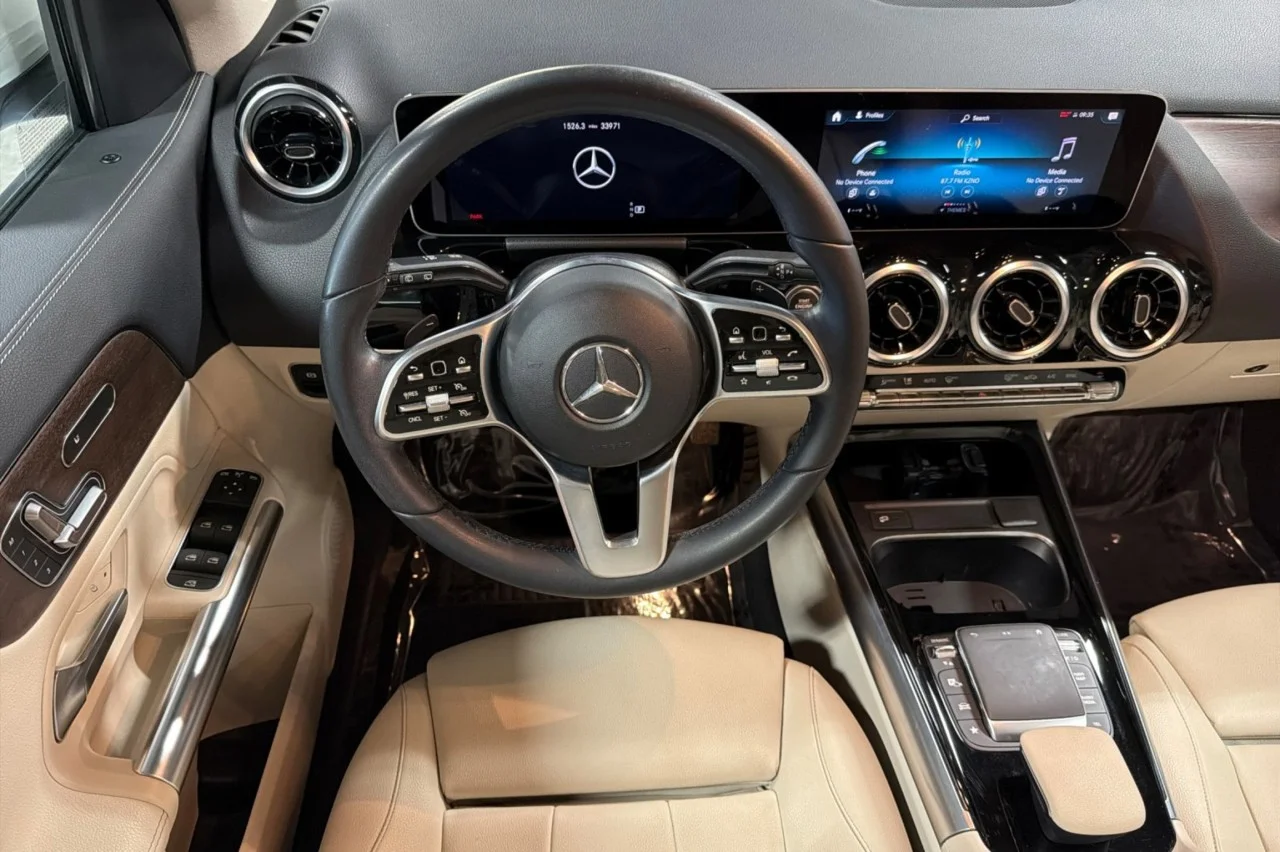 Used 2021 Polar White Mercedes-Benz GLA 250 image 13