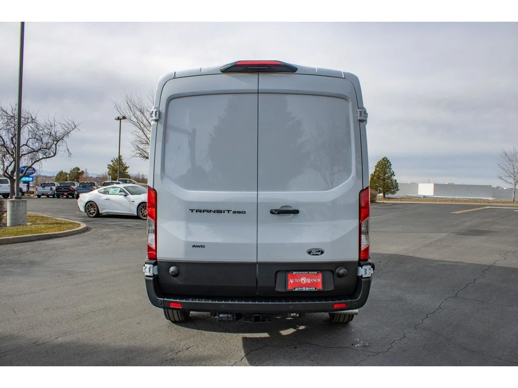 New 2026 OXFORD WHITE Ford Base image 6