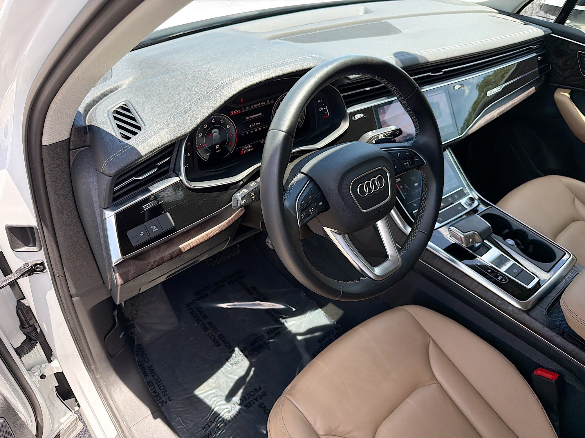 Used 2025 Glacier White Audi Premium image 27