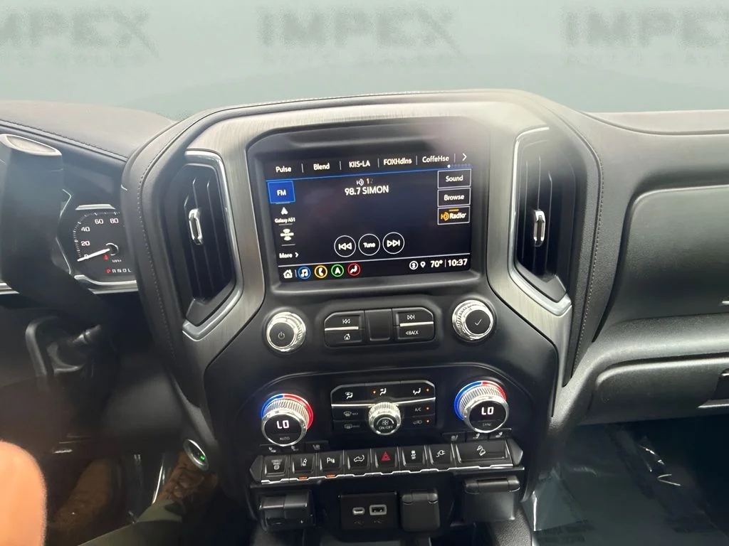 Used 2021 White GMC Denali image 10