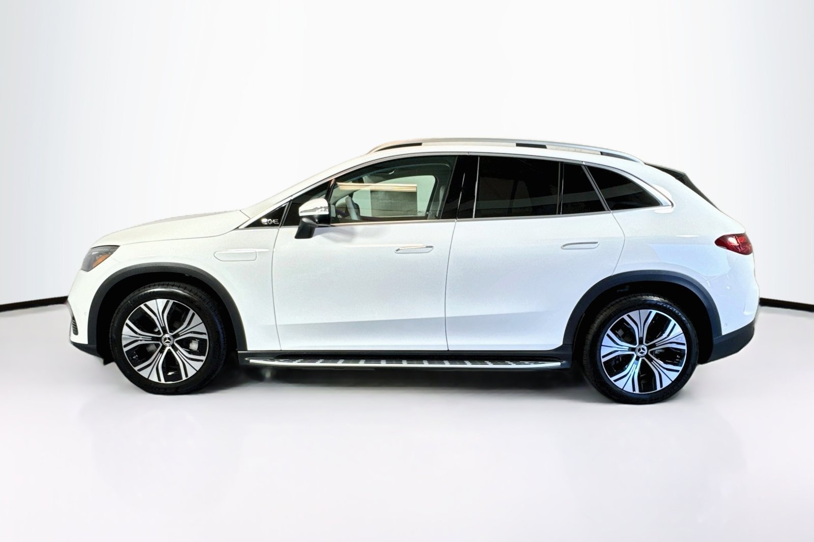 New 2026 Polar White Mercedes-Benz EQE 320+ image 8