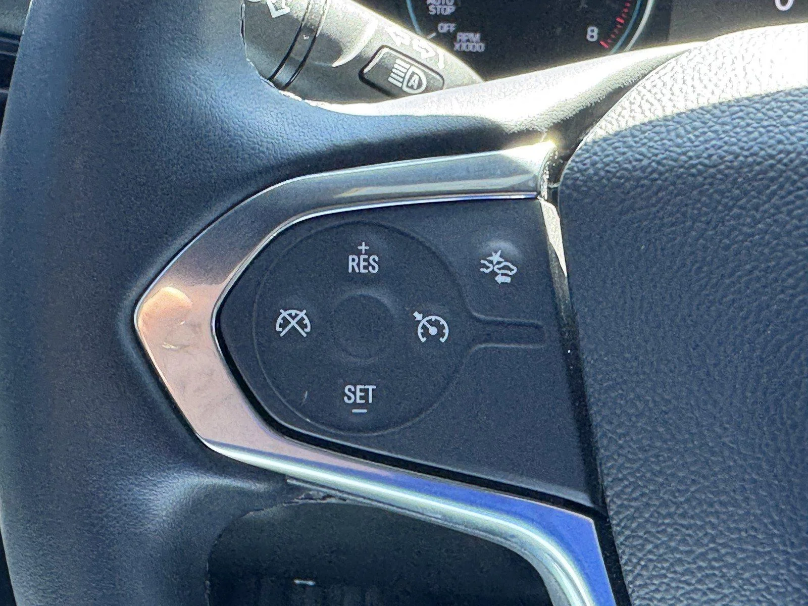 Used 2023 SUMMIT WHITE Chevrolet LT Cloth image 20