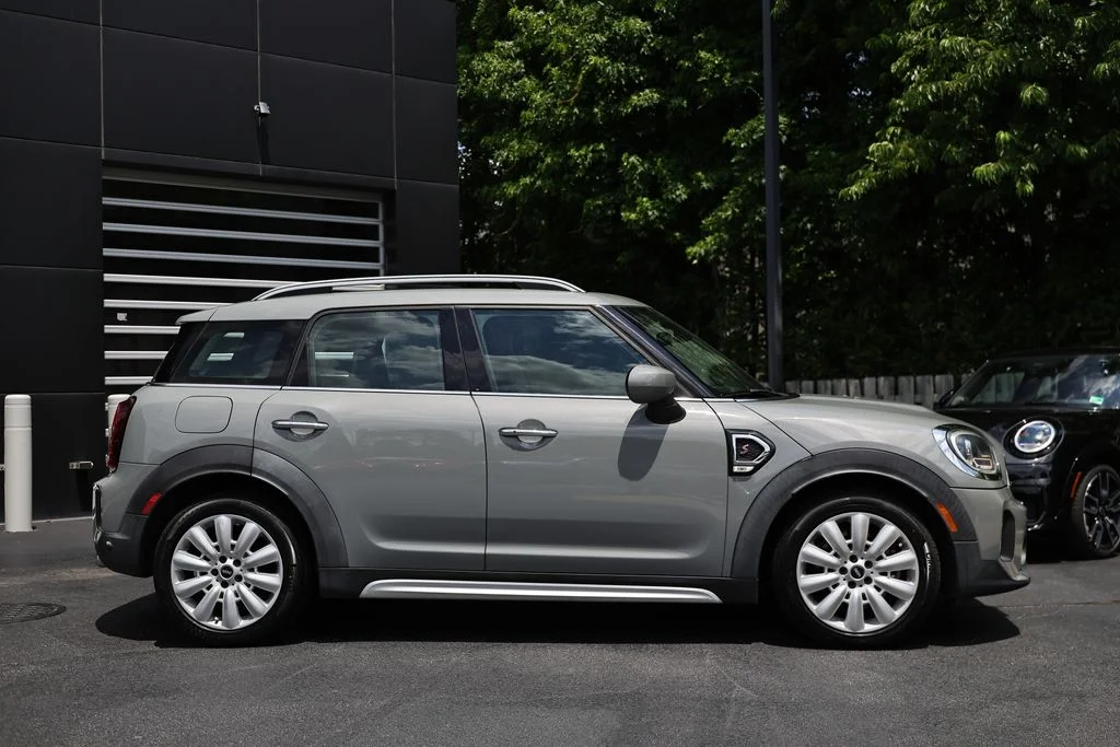Used 2021 Moonwalk Gray Metallic MINI Classic image 4