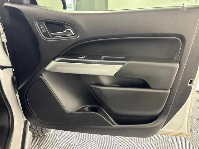 Used 2019 Summit White Chevrolet 4WD ZR2 image 32