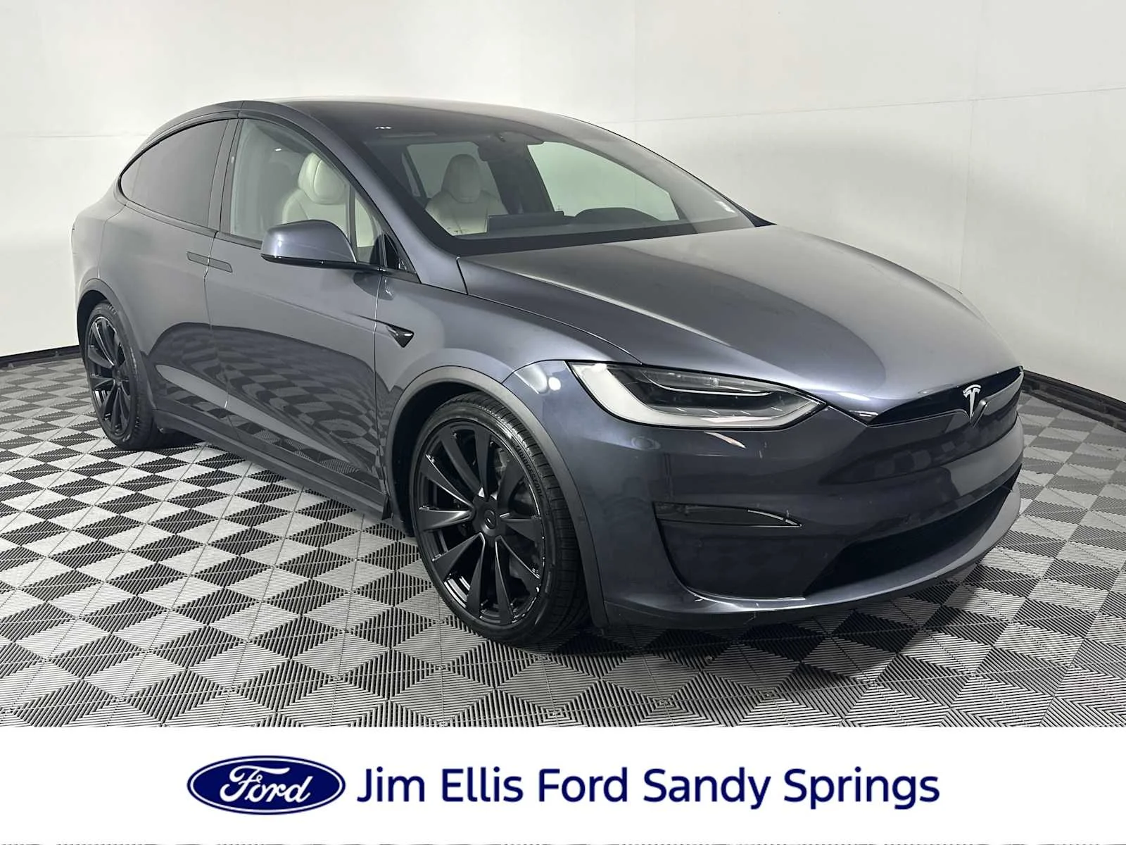 2022 Tesla Model X Long Range's photo
