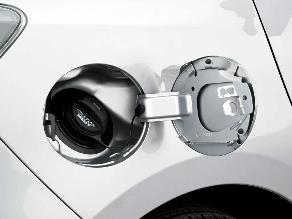 Used 2010 Silver Mazda i Sport image 38