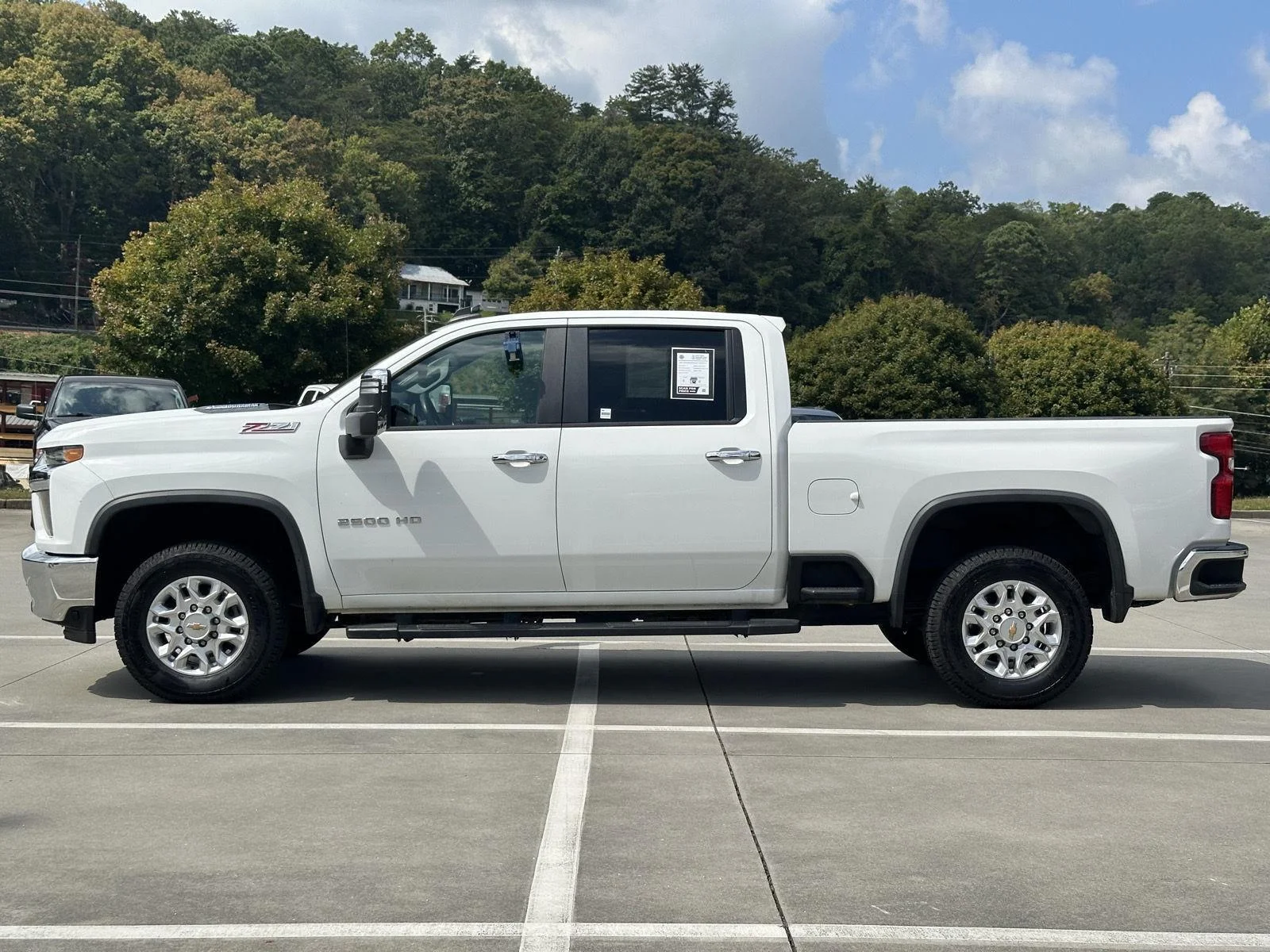 Used 2021 Summit White Chevrolet LT image 4