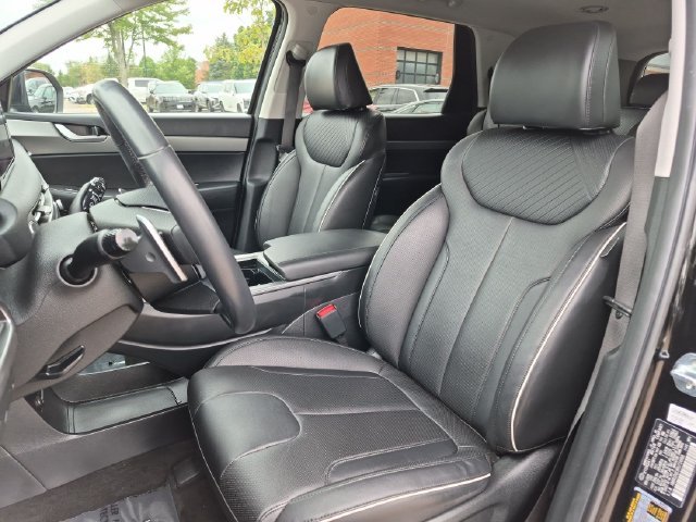 Used 2024 Black Hyundai SEL image 11