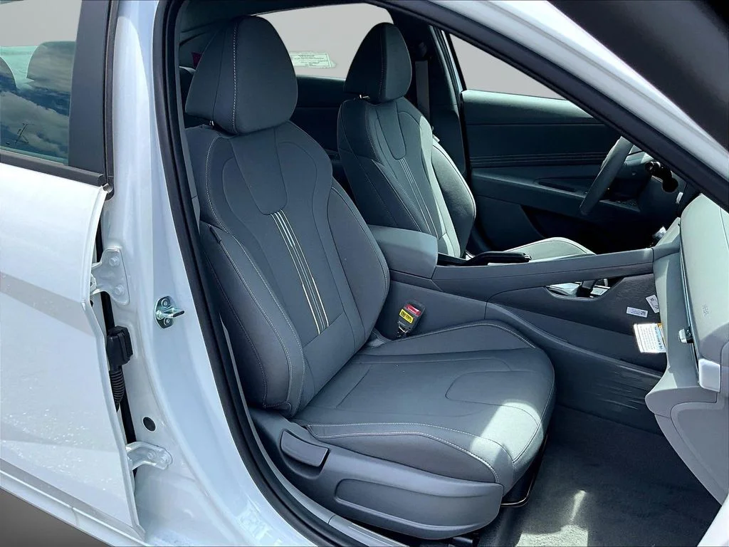 New 2026 White Hyundai SEL Sport image 9
