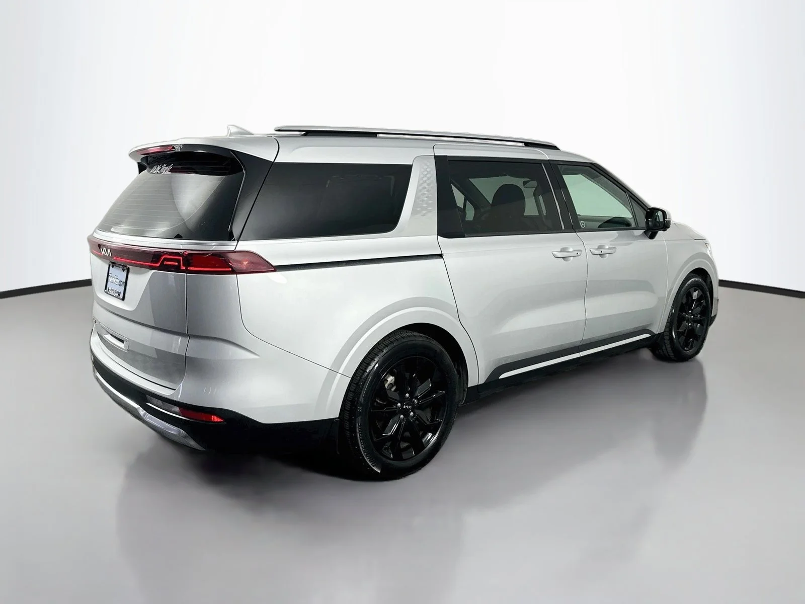 Used 2022 Ceramic Silver Kia SX Prestige image 7