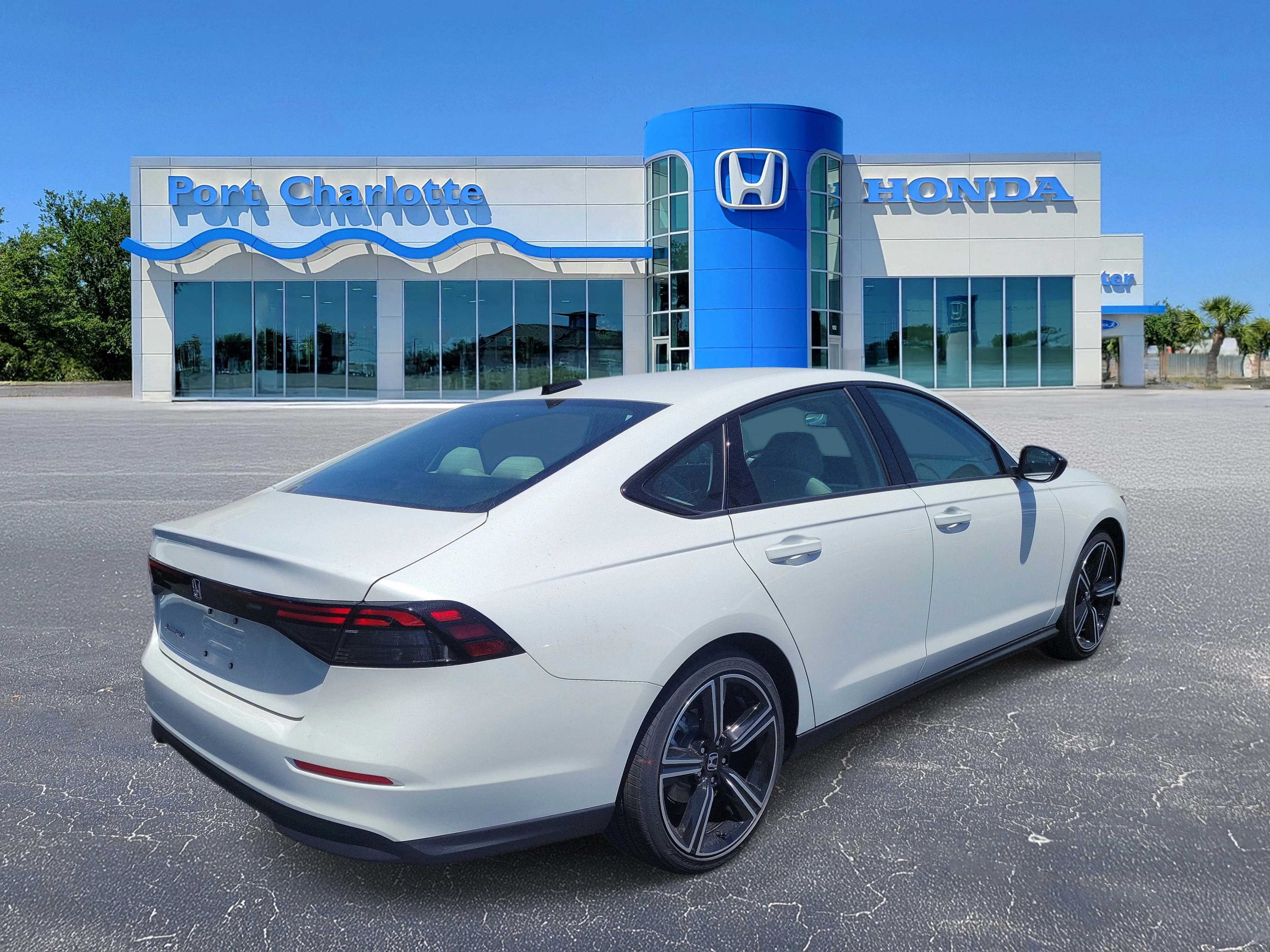 New 2026 Platinum White Pearl Honda SE image 6