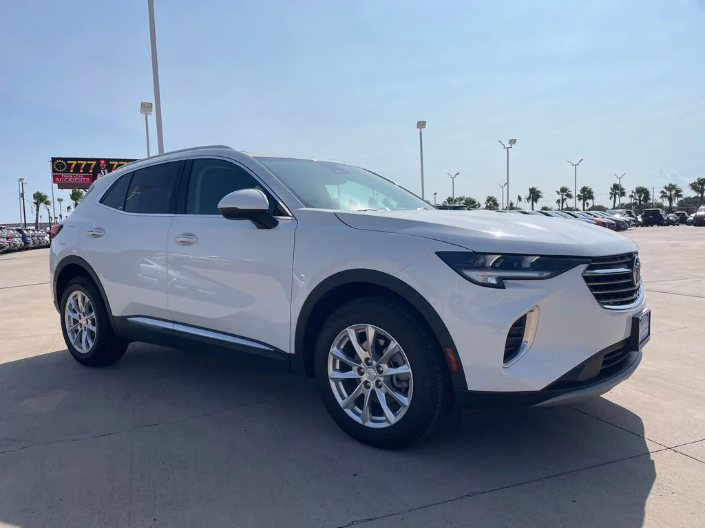 Used 2021 White Buick Preferred image 7