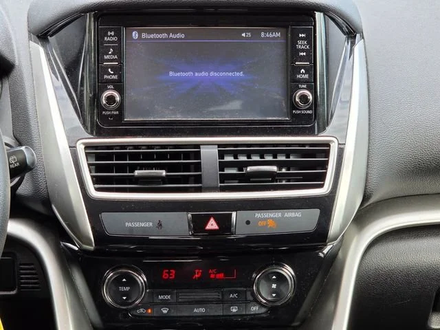 Used 2020 Silver Mitsubishi ES image 11