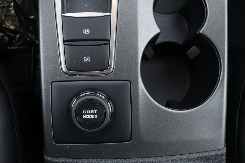 New 2025 Carbonized Gray Metallic Ford Outer Banks® image 21