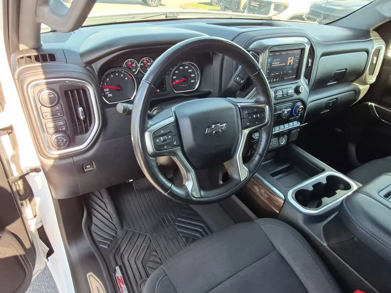 Used 2021 SUMMIT WHITE Chevrolet LT Trail Boss image 10