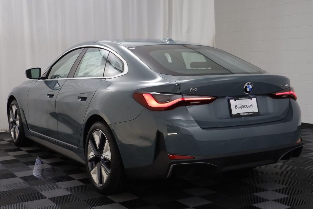 New 2026 Cape York Green Metallic BMW xDrive40 image 16