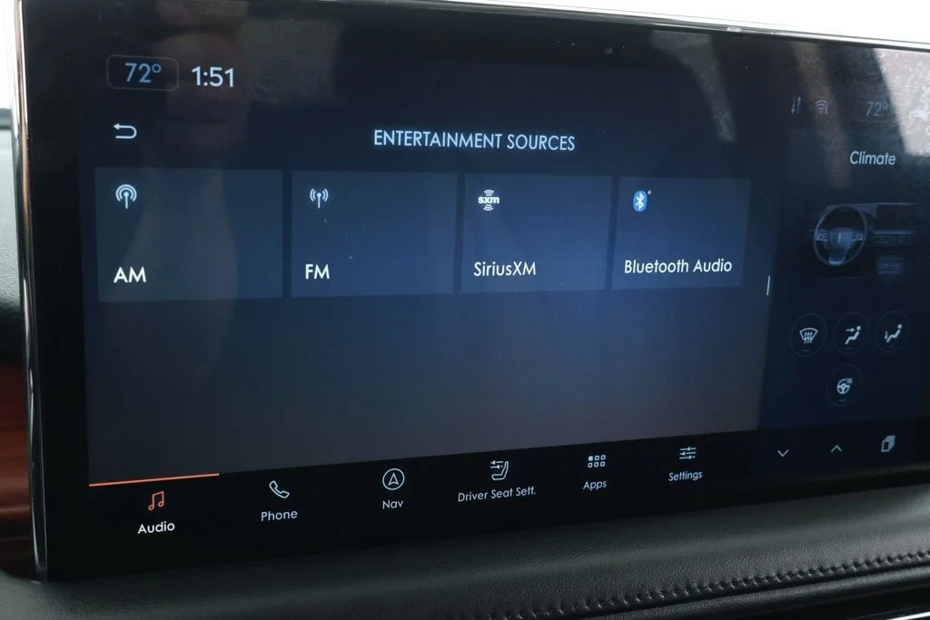 Used 2022 Gilded Green Metallic Clearcoat Lincoln Reserve AWD with Co-Pilot360 1.0 Plus Package & 20in Wheels image 18