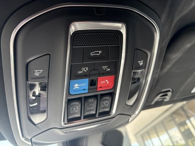 New 2026 High Gloss Black Exterior Paint Jeep Limited Reserve image 19