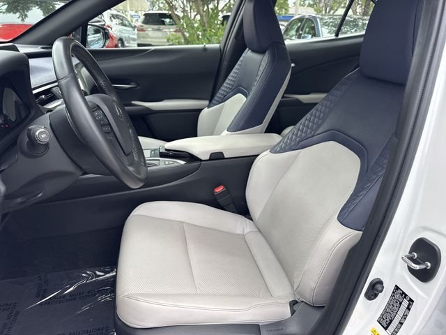 Used 2019 White Lexus 250h Base image 11